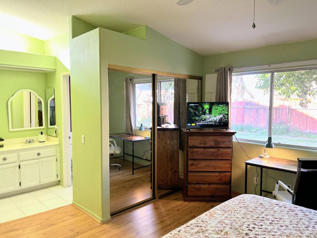 Vineyard Vista Suite With Tv And Private Bathroom Хемет Екстериор снимка